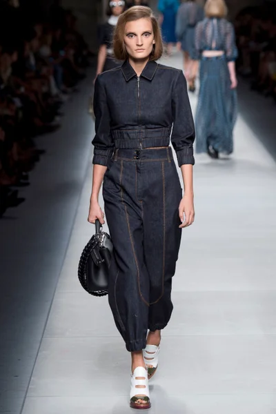 Look 22